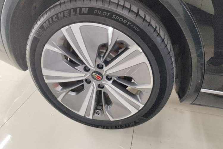 Used Hongqi E-HS9 2022 690 km Range Flagship Edition Six Seats Right Rear Wheel Hub