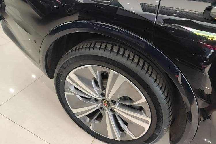 Used Hongqi E-HS9 2022 690 km Range Flagship Edition Six Seats Right Rear Wheel Hub