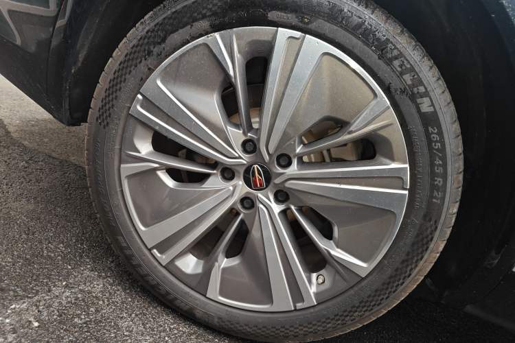 Used Hongqi E-HS9 2022 690 km Range Flagship Edition Six Seats Right Rear Wheel Hub
