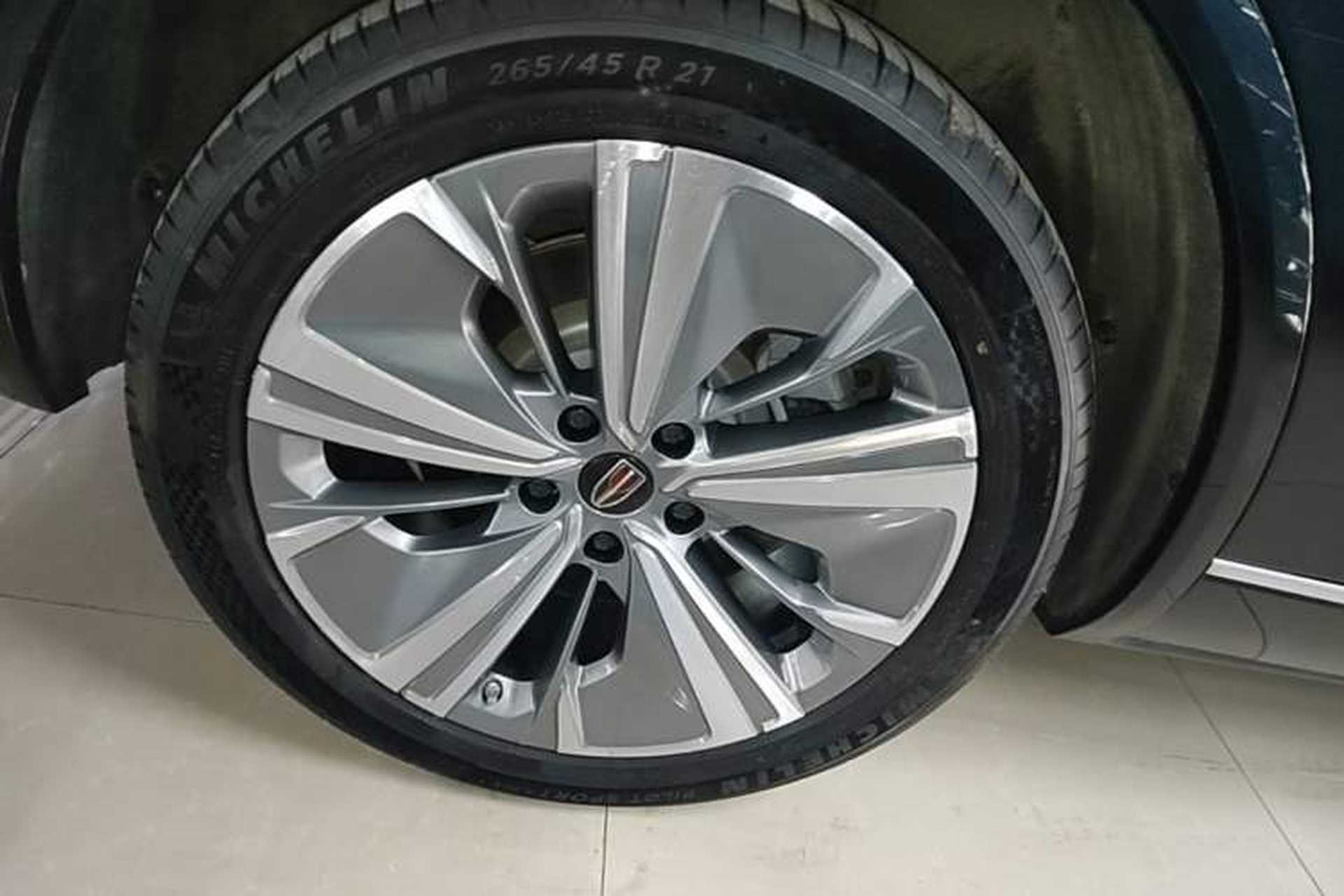 Used Hongqi E-HS9 2022 660 km Range Flagway Edition Six Seats Right Rear Wheel Hub