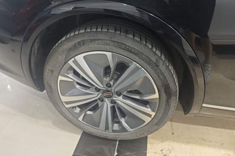 Used Hongqi E-HS9 2022 690 km Range Flagship Edition Six Seats Right Rear Wheel Hub