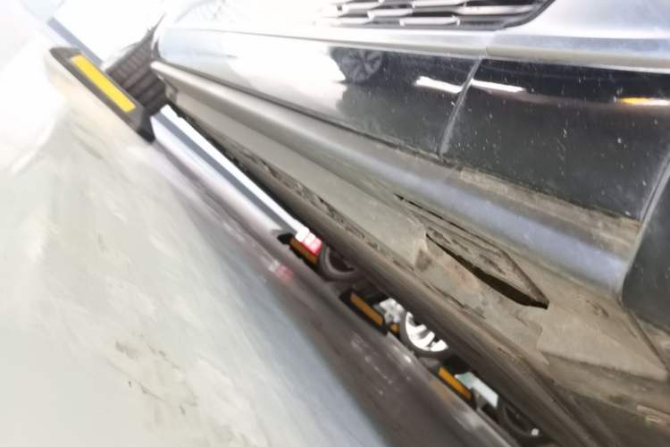 Used Hongqi E-HS9 2022 660 km Range Flagway Edition Six Seats Right Side Sill