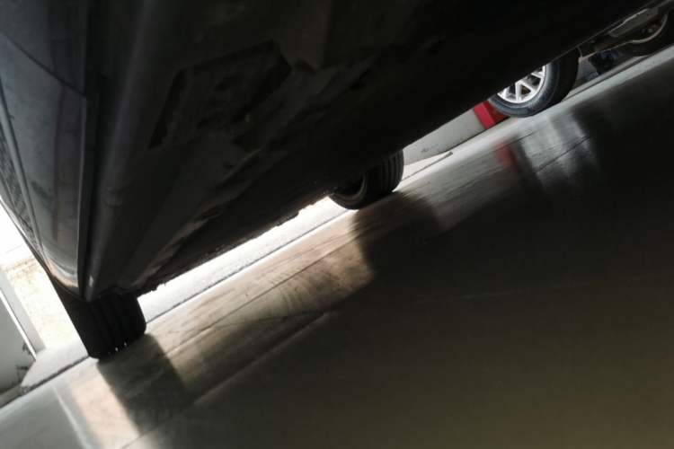Used Hongqi E-HS9 2022 690 km Range Flagship Edition Six Seats Right Side Sill