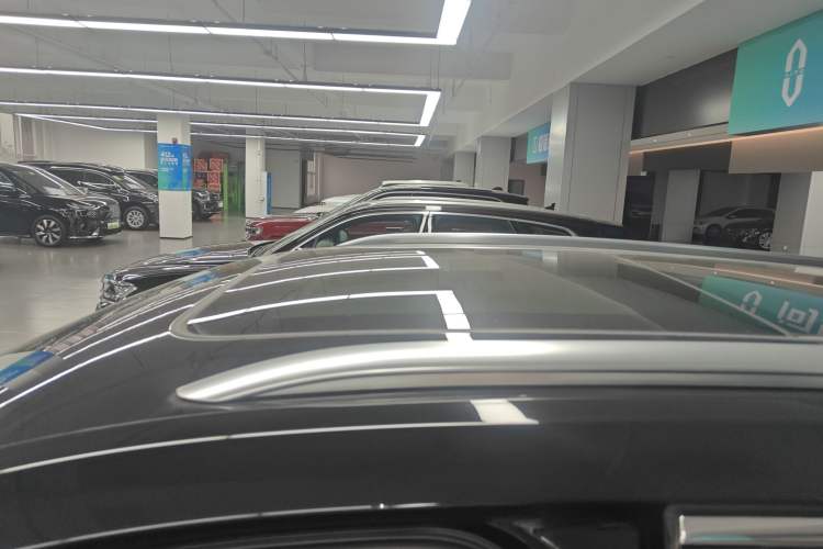 Used Hongqi E-HS9 2022 660 km Range Flagway Edition Six Seats Roof
