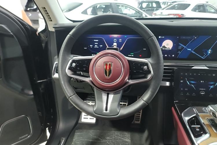 Used Hongqi E-HS9 2022 660 km Range Flagway Edition Six Seats Steering Wheel