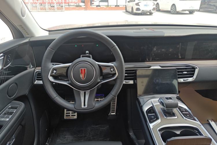 Used Hongqi E-HS9 2022 660 km Range Flagway Edition Six Seats Steering Wheel