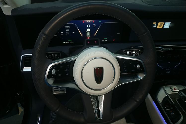 Used Hongqi E-HS9 2022 660 km Range Flagship Edition Four Seats Steering Wheel