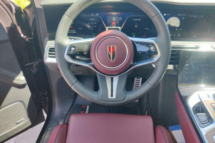Used Hongqi E-HS9 2022 690 km Range Flagship Edition Six Seats Steering Wheel