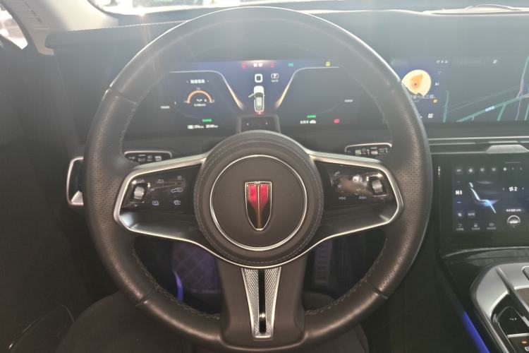 Used Hongqi E-HS9 2022 660 km Range Flagway Edition Six Seats Steering Wheel