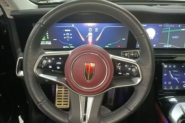 Used Hongqi E-HS9 2022 690 km Range Flagship Edition Six Seats Steering Wheel