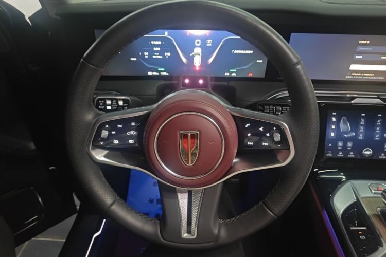 Used Hongqi E-HS9 2022 660 km Range Flagway Edition Six Seats Steering Wheel