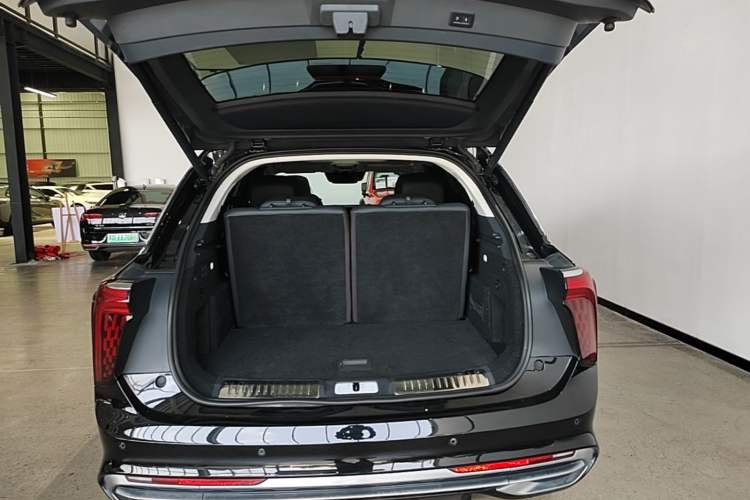 Used Hongqi E-HS9 2022 690 km Range Flagship Edition Six Seats Trunk