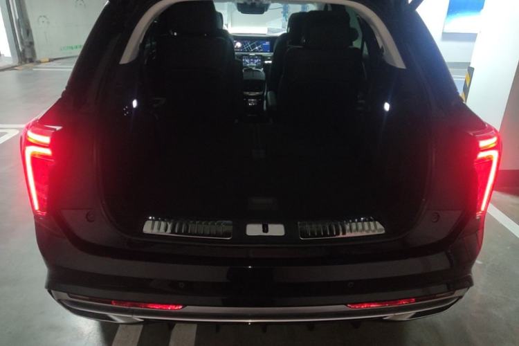 Used Hongqi E-HS9 2022 690 km Range Flagship Edition Six Seats Trunk