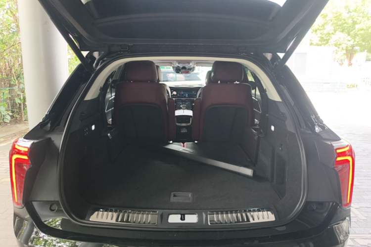 Used Hongqi E-HS9 2022 690 km Range Flagship Edition Six Seats Trunk