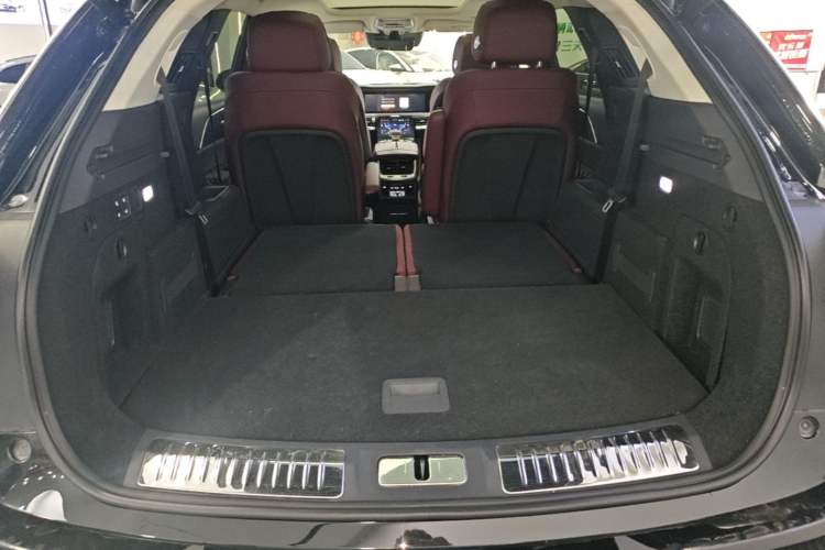 Used Hongqi E-HS9 2022 690 km Range Flagship Edition Six Seats Trunk
