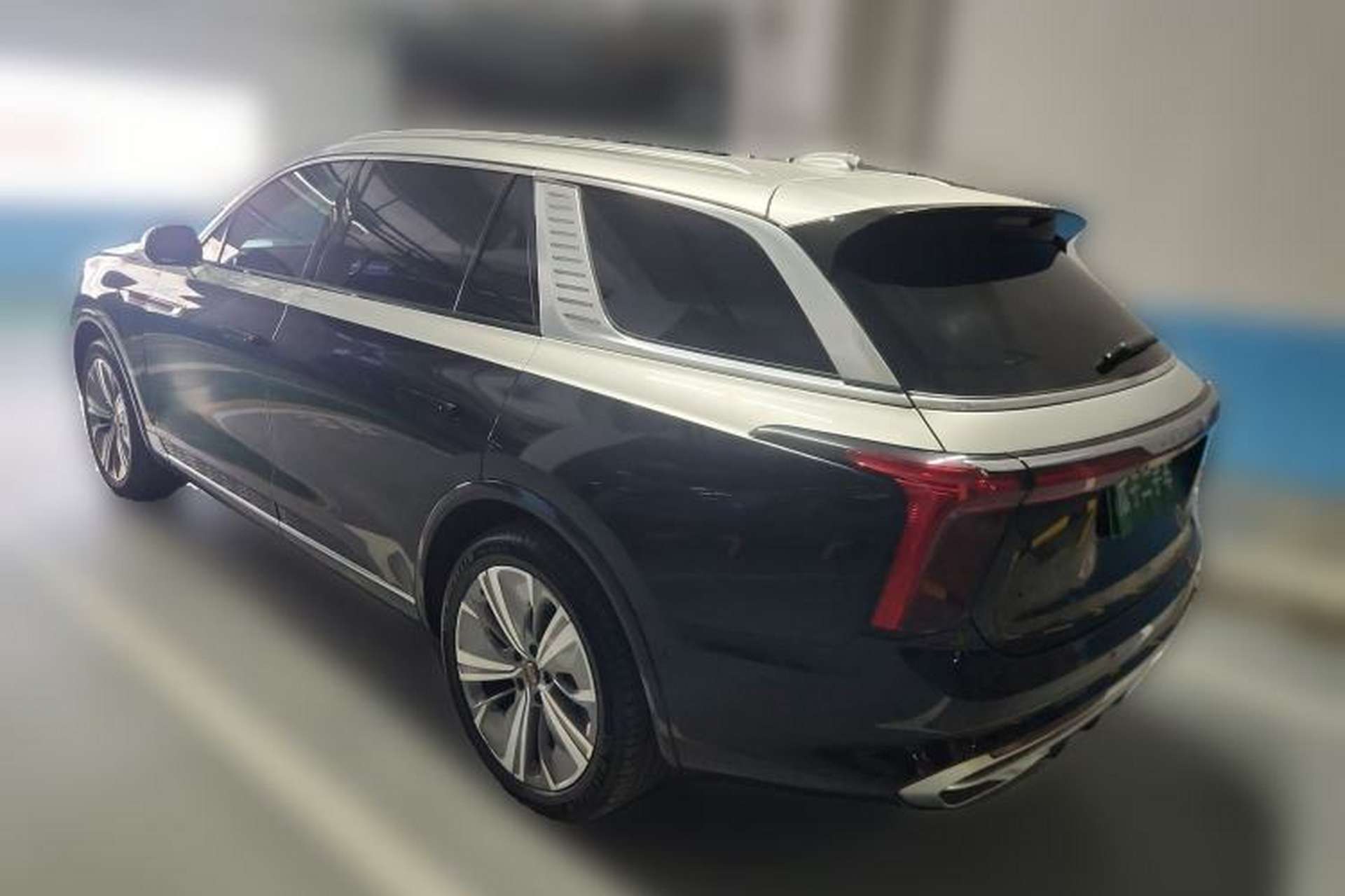 Used Hongqi E-HS9 2022 690 km Range Flagship Edition Six Seats Rear Left 45 Deg