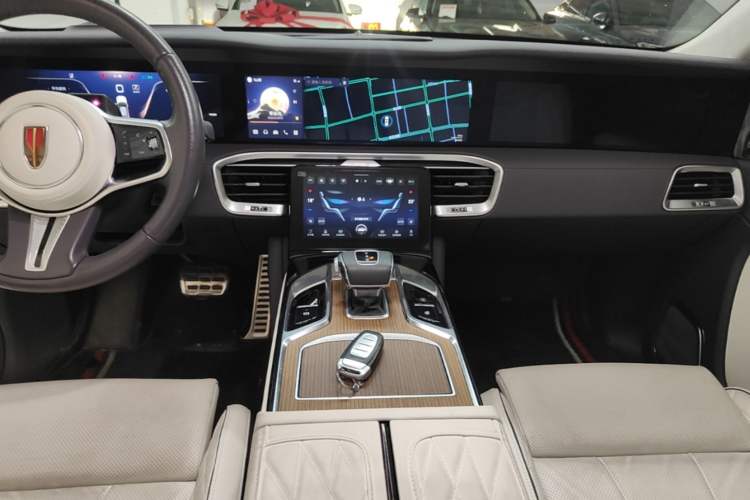 Used Hongqi E-HS9 2022 660 km Range Flagship Edition Four Seats Audio And AC Panel