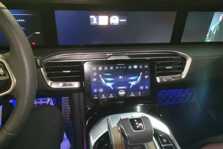 Used Hongqi E-HS9 2022 660 km Range Flagway Edition Six Seats Audio And AC Panel