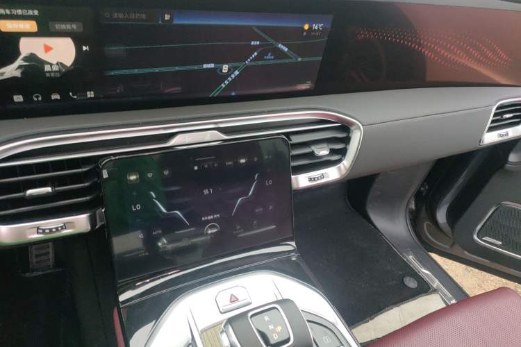 Used Hongqi E-HS9 2022 690 km Range Flagship Edition Six Seats Audio And AC Panel