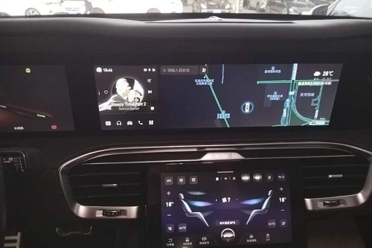 Used Hongqi E-HS9 2022 690 km Range Flagship Edition Six Seats Audio And AC Panel
