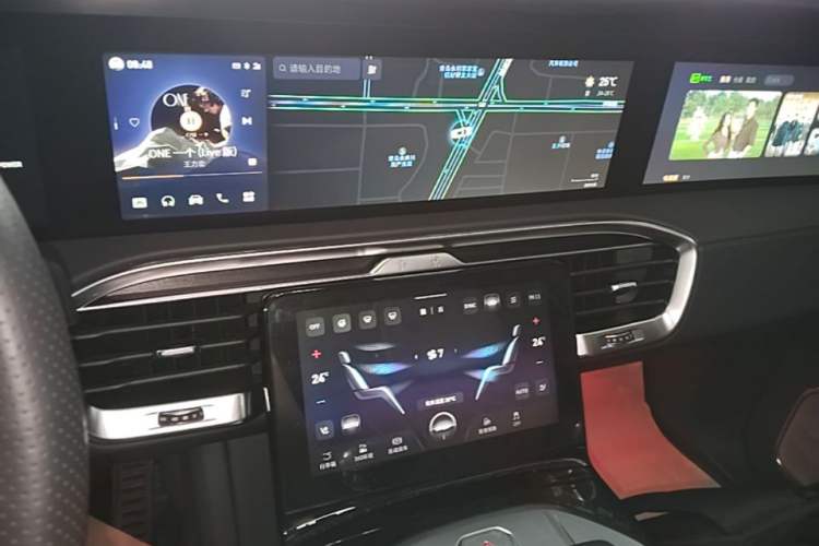 Used Hongqi E-HS9 2022 660 km Range Flagship Edition Four Seats Audio And AC Panel