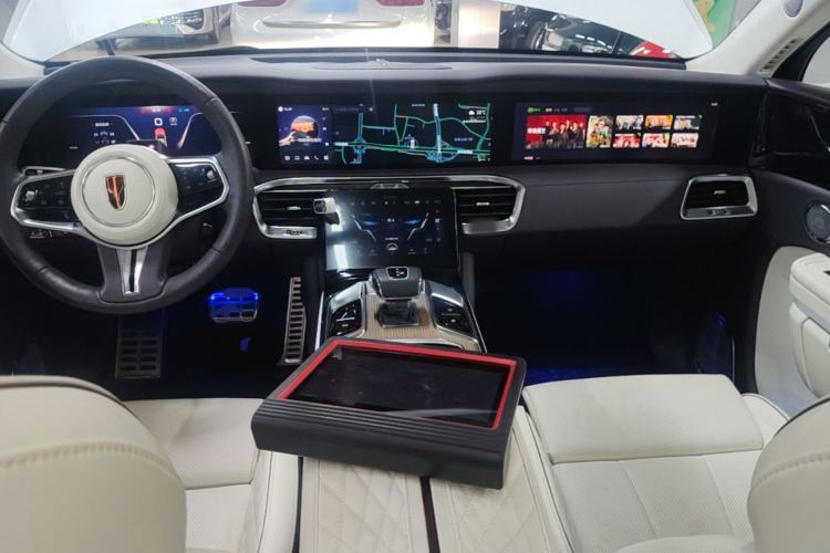 Used Hongqi E-HS9 2022 660 km Range Flagship Edition Four Seats Center Console