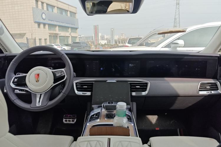 Used Hongqi E-HS9 2022 660 km Range Flagship Edition Four Seats Center Console