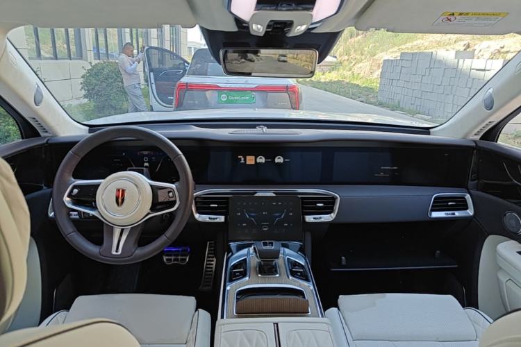 Used Hongqi E-HS9 2022 660 km Range Flagship Edition Four Seats Center Console
