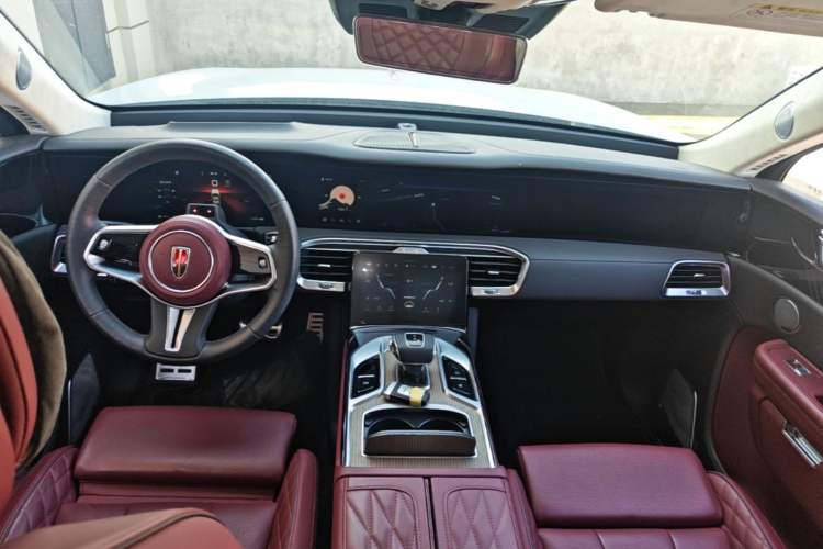 Used Hongqi E-HS9 2022 660 km Range Flagship Edition Four Seats Center Console