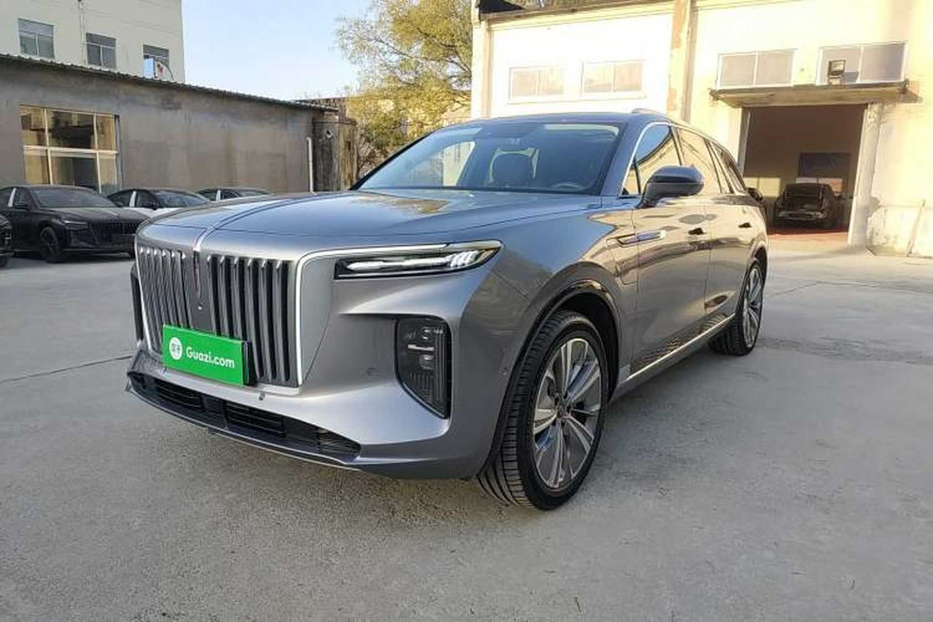 Used Hongqi E-HS9 2022 690 km Range Flagship Edition Six Seats Front Left 45 Deg