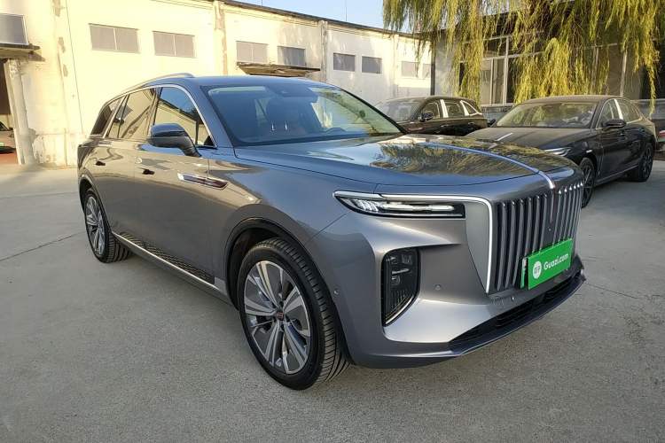 Used Hongqi E-HS9 2022 690 km Range Flagship Edition Six Seats Front Right 45 Deg