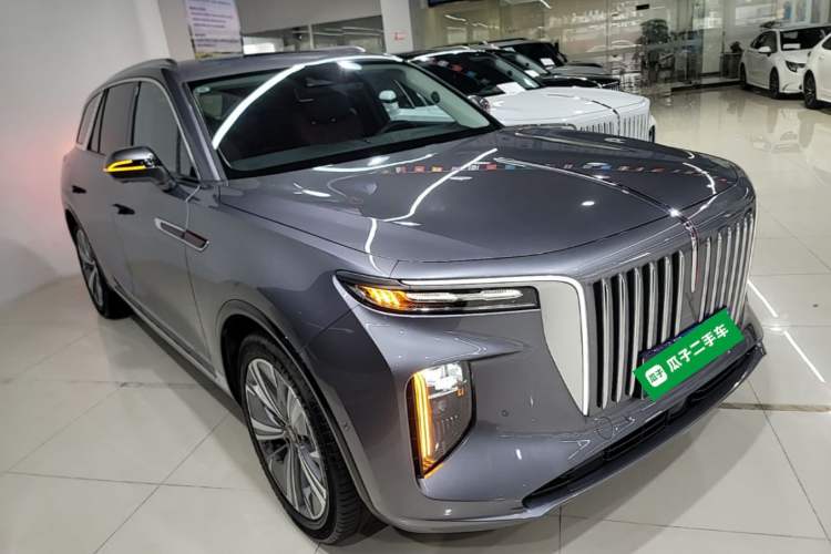 Used Hongqi E-HS9 2022 660 km Range Flagway Edition Six Seats Front Right 45 Deg