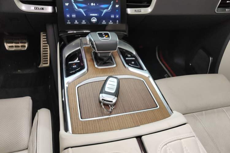 Used Hongqi E-HS9 2022 660 km Range Flagship Edition Four Seats Gear Lever