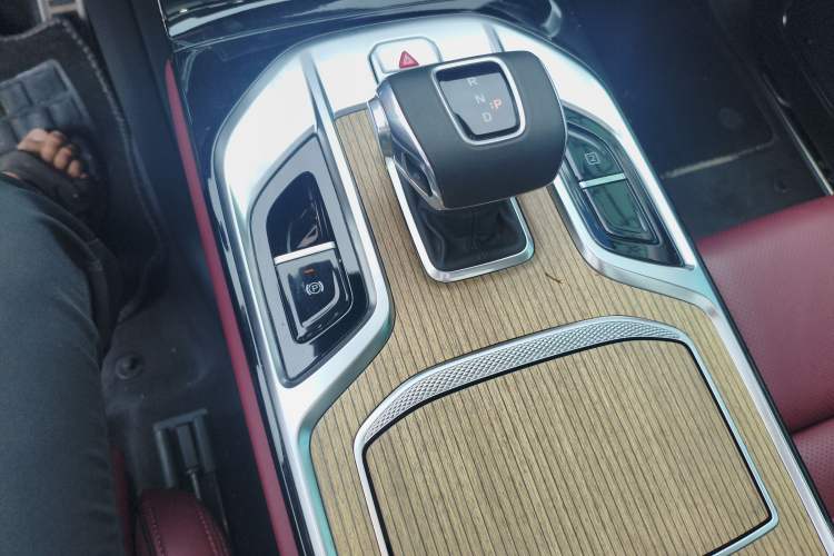 Used Hongqi E-HS9 2022 690 km Range Flagship Edition Six Seats Gear Lever