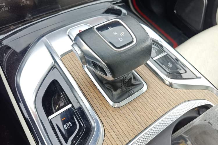Used Hongqi E-HS9 2022 660 km Range Flagship Edition Four Seats Gear Lever
