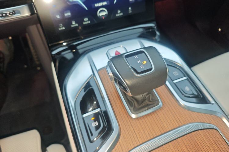 Used Hongqi E-HS9 2022 660 km Range Flagship Edition Four Seats Gear Lever