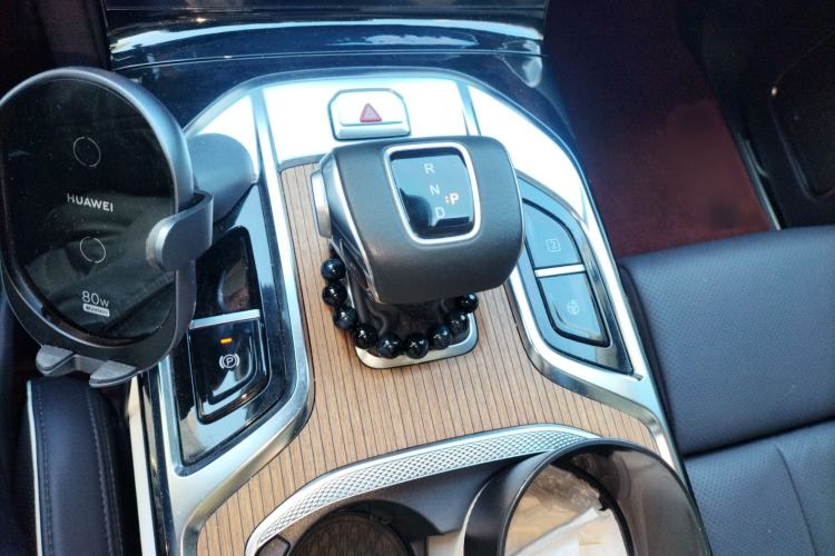 Used Hongqi E-HS9 2022 660 km Range Flagway Edition Six Seats Gear Lever