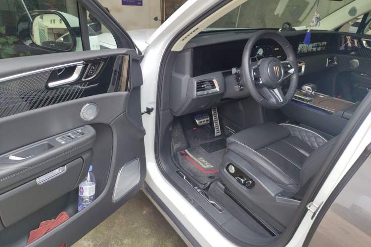 Used Hongqi E-HS9 2022 660 km Range Flagship Edition Four Seats Interior 3