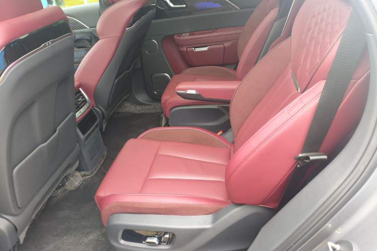 Used Hongqi E-HS9 2022 690 km Range Flagship Edition Six Seats Interior 4