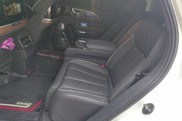 Used Hongqi E-HS9 2022 660 km Range Flagship Edition Four Seats Interior 4