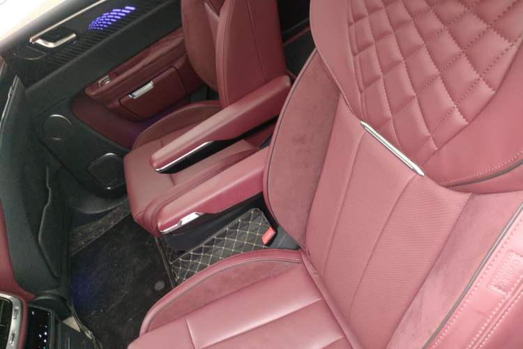 Used Hongqi E-HS9 2022 690 km Range Flagship Edition Six Seats Interior 4