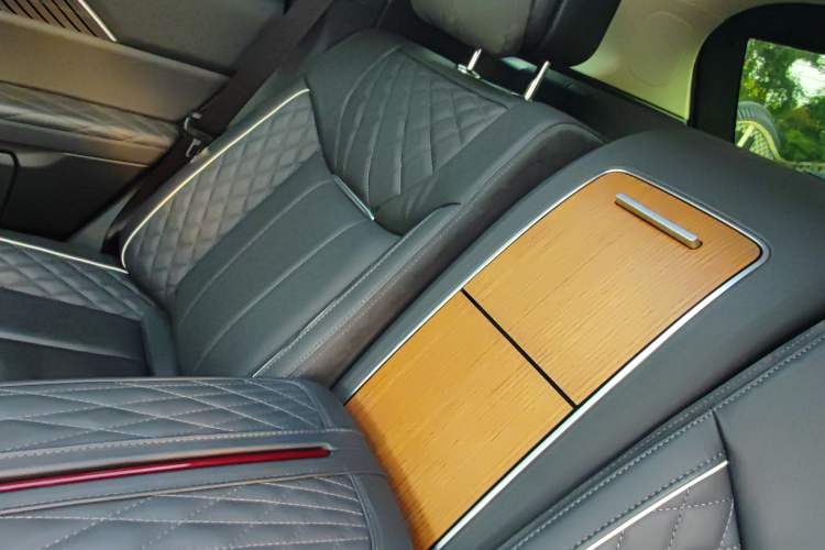 Used Hongqi E-HS9 2022 660 km Range Flagship Edition Four Seats Interior 5