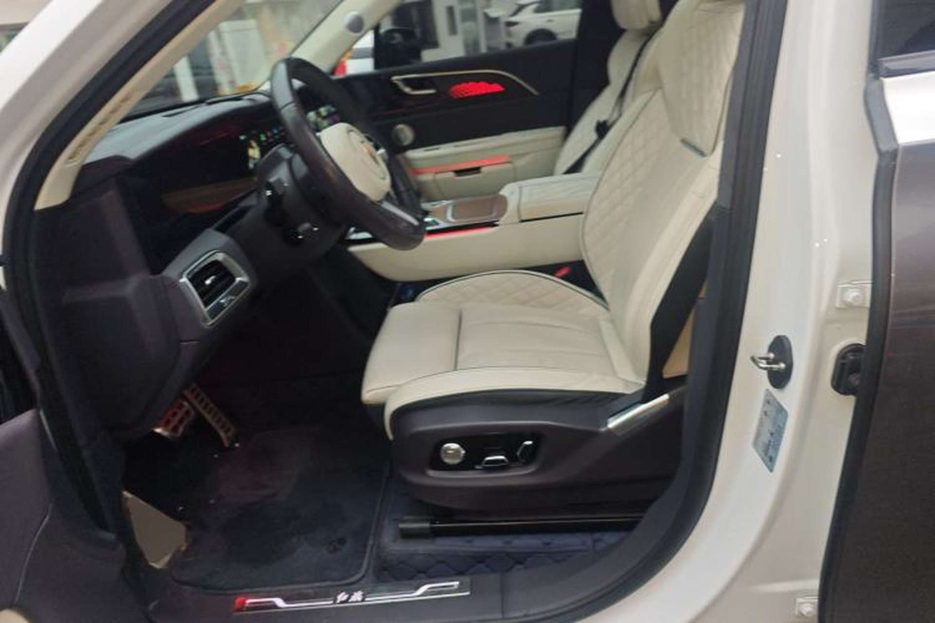 Used Hongqi E-HS9 2022 660 km Range Flagship Edition Four Seats Left Front Seat