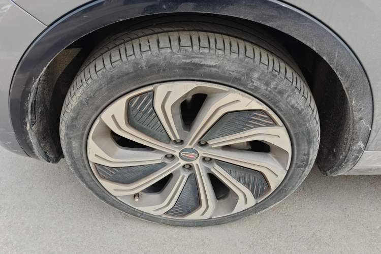 Used Hongqi E-HS9 2022 660 km Range Flagship Edition Four Seats Left Front Wheel Hub