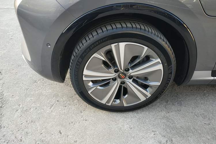 Used Hongqi E-HS9 2022 690 km Range Flagship Edition Six Seats Left Front Wheel Hub