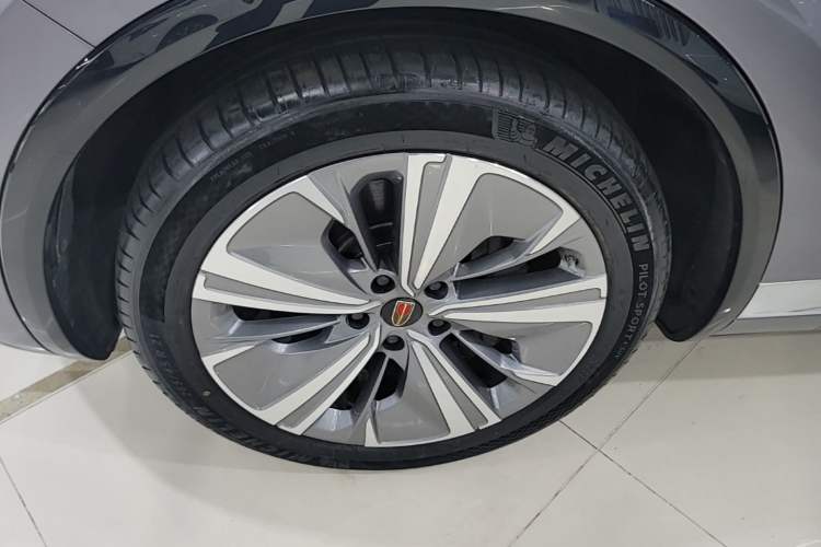 Used Hongqi E-HS9 2022 660 km Range Flagway Edition Six Seats Left Front Wheel Hub