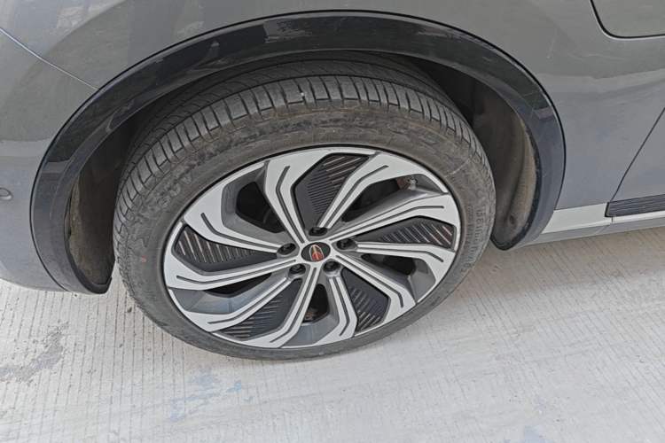 Used Hongqi E-HS9 2022 660 km Range Flagship Edition Four Seats Left Front Wheel Hub