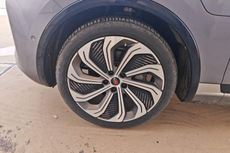 Used Hongqi E-HS9 2022 660 km Range Flagship Edition Four Seats Left Front Wheel Hub