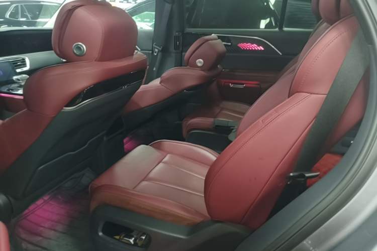 Used Hongqi E-HS9 2022 660 km Range Flagway Edition Six Seats Left Rear Seat