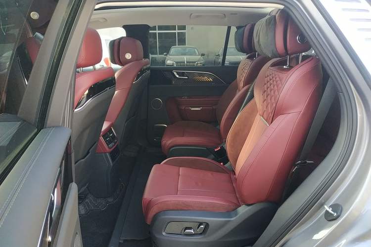 Used Hongqi E-HS9 2022 690 km Range Flagship Edition Six Seats Left Rear Seat
